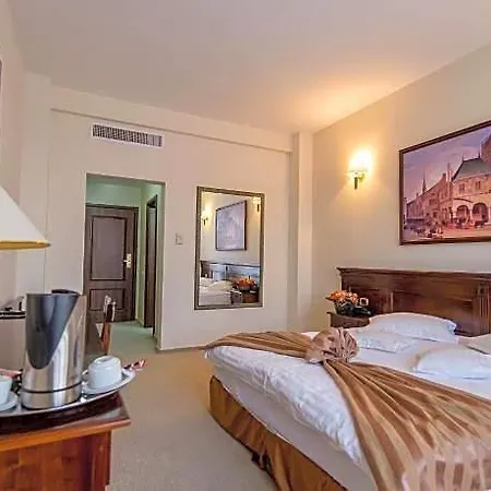 Rexton Hotel 4*